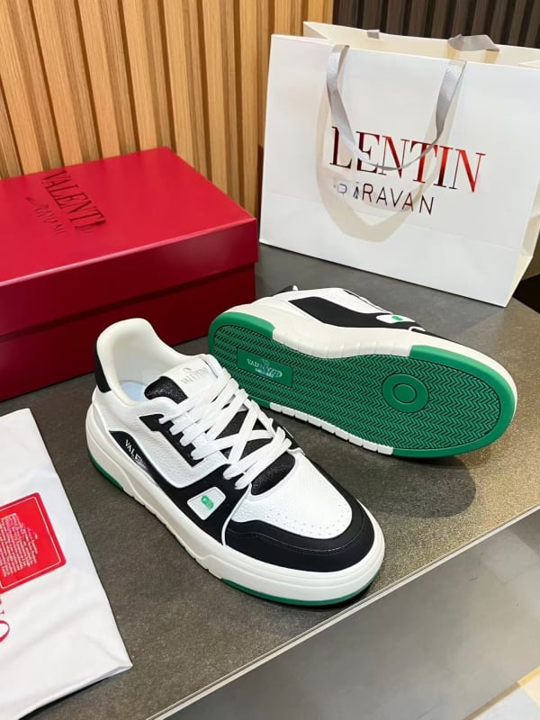 Uniszex bőr sneaker első réteg marhabőrből, habgumí talppal, fűző, kerek orr, textil belső talp