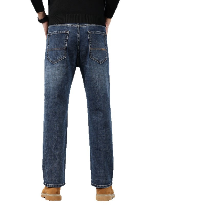 Muške traperice ravnog kroja, srednji struk, zatvarač na zip, baršunasta podstava