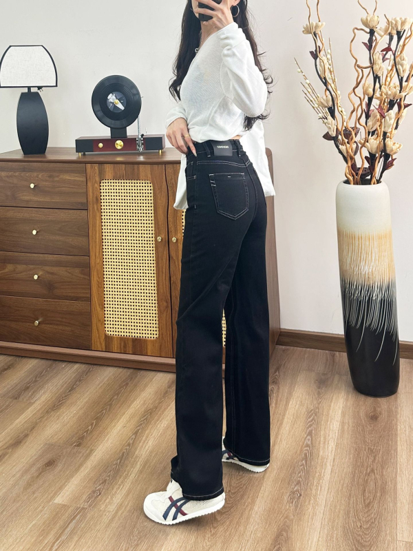 Jeanși cu elastice în patru direcții, croială largă, talie înaltă, denim din bumbac și poliester, țesătură densă