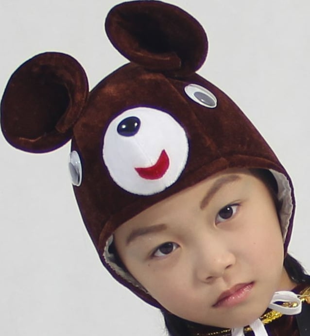 Детски сценичен костюм за танцова постановка, неутрална кройка, златен велур, нейлон 100%