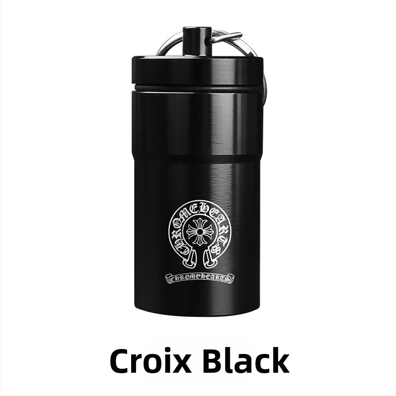 Hordozható hamutartó alumínium ötvözetből, zárt tárolóval, fém tablettásüveg és kulcstartó, nyomtatott logóval