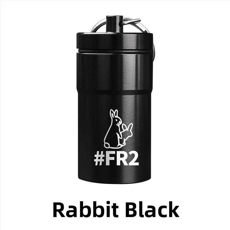 Hordozható hamutartó alumínium ötvözetből, zárt tárolóval, fém tablettásüveg és kulcstartó, nyomtatott logóval