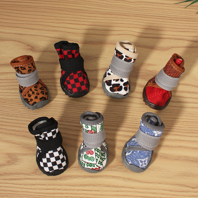 Háziállat cipő – leopard mintás, fleece bélés, univerzális illeszkedés, anyag: szövet, csúszásmentes, melegen tartó, kopásálló