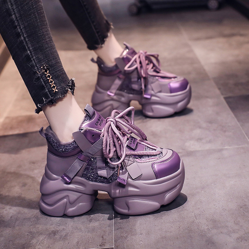 Adidași femei în stil dad sneakers, partea superioară din raffia, căptușeală din pluș artificial, talpă din cauciuc, model color-block, șireturi, talpă rocking, iarna 2023