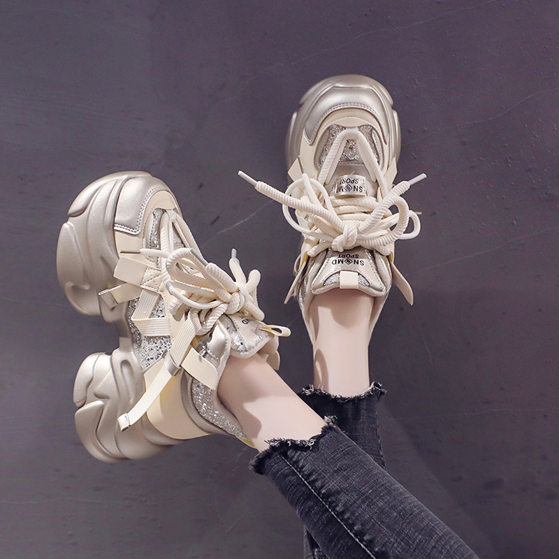 Adidași femei în stil dad sneakers, partea superioară din raffia, căptușeală din pluș artificial, talpă din cauciuc, model color-block, șireturi, talpă rocking, iarna 2023