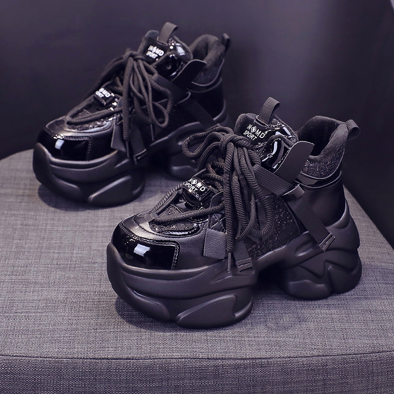 Adidași femei în stil dad sneakers, partea superioară din raffia, căptușeală din pluș artificial, talpă din cauciuc, model color-block, șireturi, talpă rocking, iarna 2023