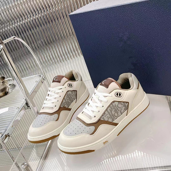 Adidași sport unisex, partea superioară din pluș artificial, detalii din piele ceruită, branț din piele artificială, talpă din cauciuc, vârf rotund, model cu dungi.