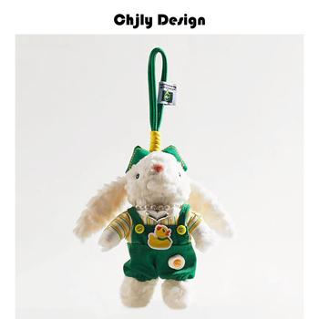 Plüss táskadísz nyúl hosszú fülű – gyerekes mesés stílus, állatmintás, dekoráció, téli 2025 kiadás