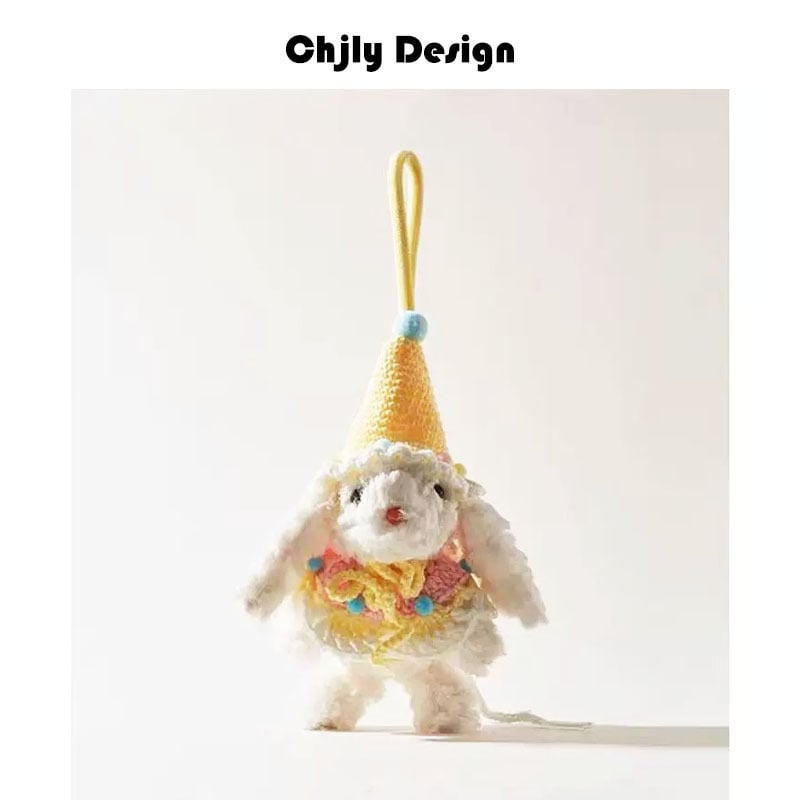 Plüss táskadísz nyúl hosszú fülű – gyerekes mesés stílus, állatmintás, dekoráció, téli 2025 kiadás