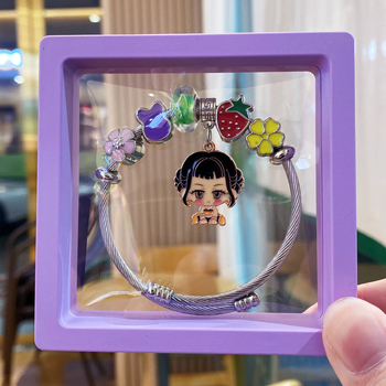 Uniszex karkötő ötvözetből, kézzel készített gyöngyökkel, rajzfilmfigurák motívummal, divatos kézrevaló kiegészítő, tél 2025