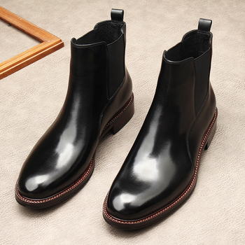 Ghete bărbați din piele, înalte, stil Martin – Partea superioară din piele naturală, vârf ascuțit, toc mic jos 1–3 cm, finisaj piele mat