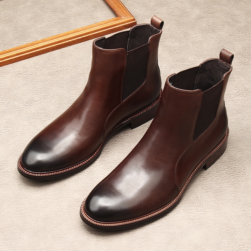 Ghete bărbați din piele, înalte, stil Martin – Partea superioară din piele naturală, vârf ascuțit, toc mic jos 1–3 cm, finisaj piele mat