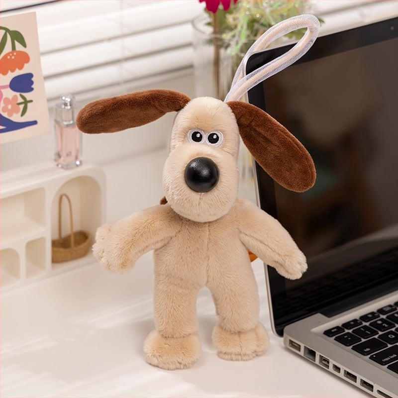 Figurină de pluș câine breloc, costumare după schițe, umplutură poliester, ambalaj plasă, potrivită pentru vârsta 15–35