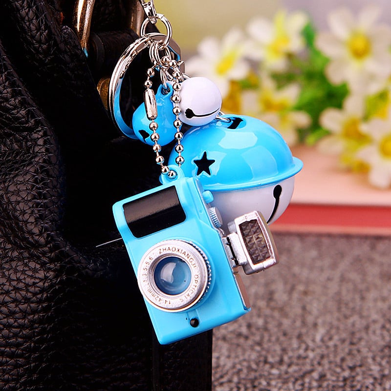 Akril kulcstartó fénylő macskával – világító dizájn, egyenként csomagolva