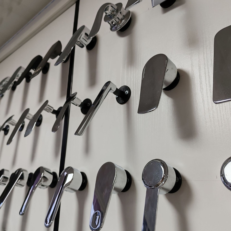 Mâner de robinet pentru chiuvetă (apă caldă și rece) – aliaj, stil modern minimalist, accesorii pentru supapă de amestec