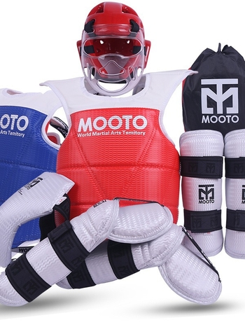 Таеквондо защитна екипировка: пълен комплект защита за глава, лакти, прасци, рамене и глезени, изработена от пяна