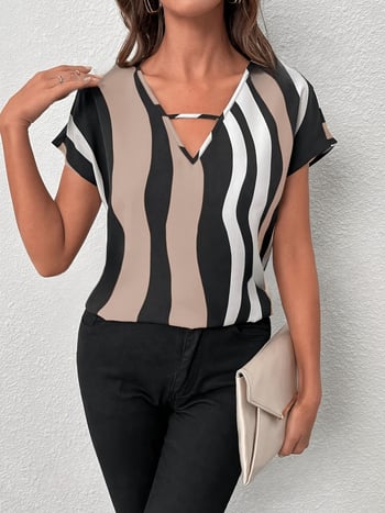 Csíkos ing, V-nyakú, rövid ujjú; poliészter ≥95%, digitális nyomtatás