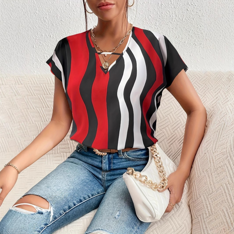 Csíkos ing, V-nyakú, rövid ujjú; poliészter ≥95%, digitális nyomtatás