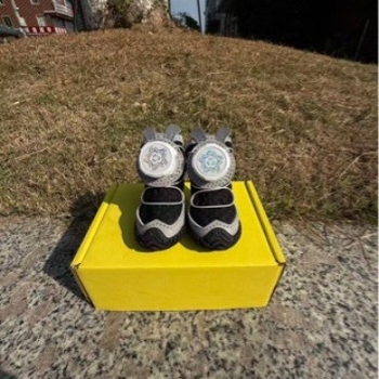 Cipele za male pse – mrežasti gornji dio, protuklizna podloga, rotirajuća kopča, set od 2 komada, poboljšana verzija