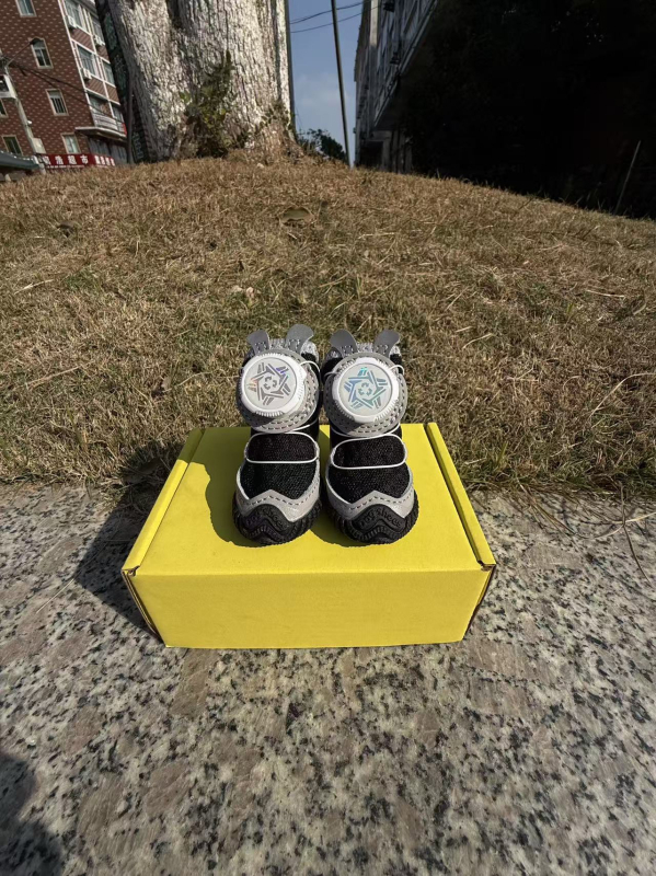 Cipele za male pse – mrežasti gornji dio, protuklizna podloga, rotirajuća kopča, set od 2 komada, poboljšana verzija