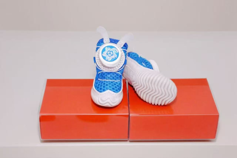 Cipele za male pse – mrežasti gornji dio, protuklizna podloga, rotirajuća kopča, set od 2 komada, poboljšana verzija