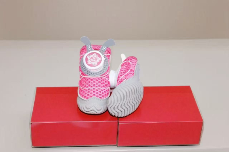 Cipele za male pse – mrežasti gornji dio, protuklizna podloga, rotirajuća kopča, set od 2 komada, poboljšana verzija