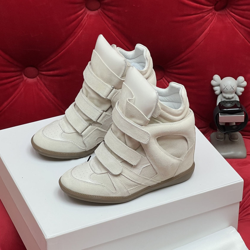 Női magas szárú sportcipő Velcro-záródással, rejtett magasságnövelő, felsőrész marhabőr, belső báránybőr, gumi talp