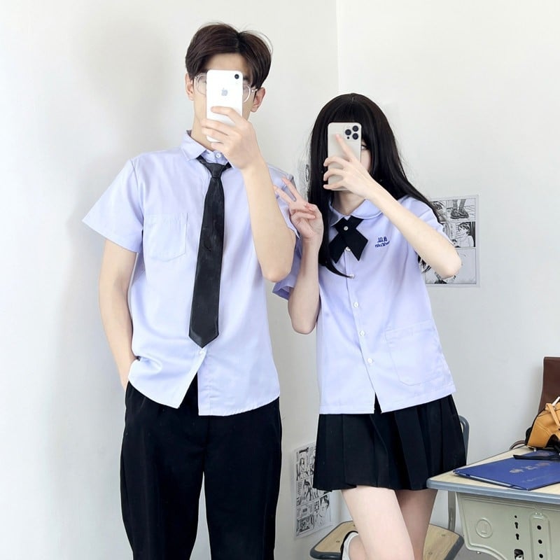 Školska košulja s uzorkom slova, kolegijalni stil, kratki rukavi, stojeći ovratnik, vezenje