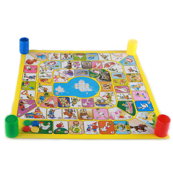 Sklopiva višestruka ploča za šah, Snakes and Ladders i Ludo — karton-plastika konstrukcija; pogodna za uzrast 4–35 godina.