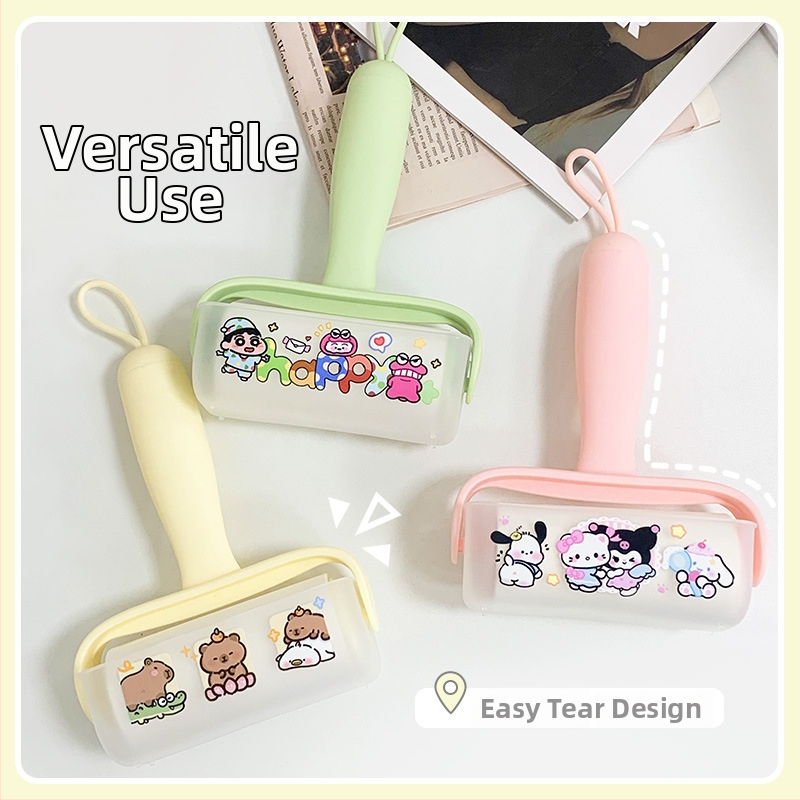 Lint roller na oblečenie s výmeniteľnými papiermi – odstraňuje vlasy a prach; materiály: PP, PET, silikagél, horúci lepidlo; štýl: animovaný; uvedenie: jar 2025