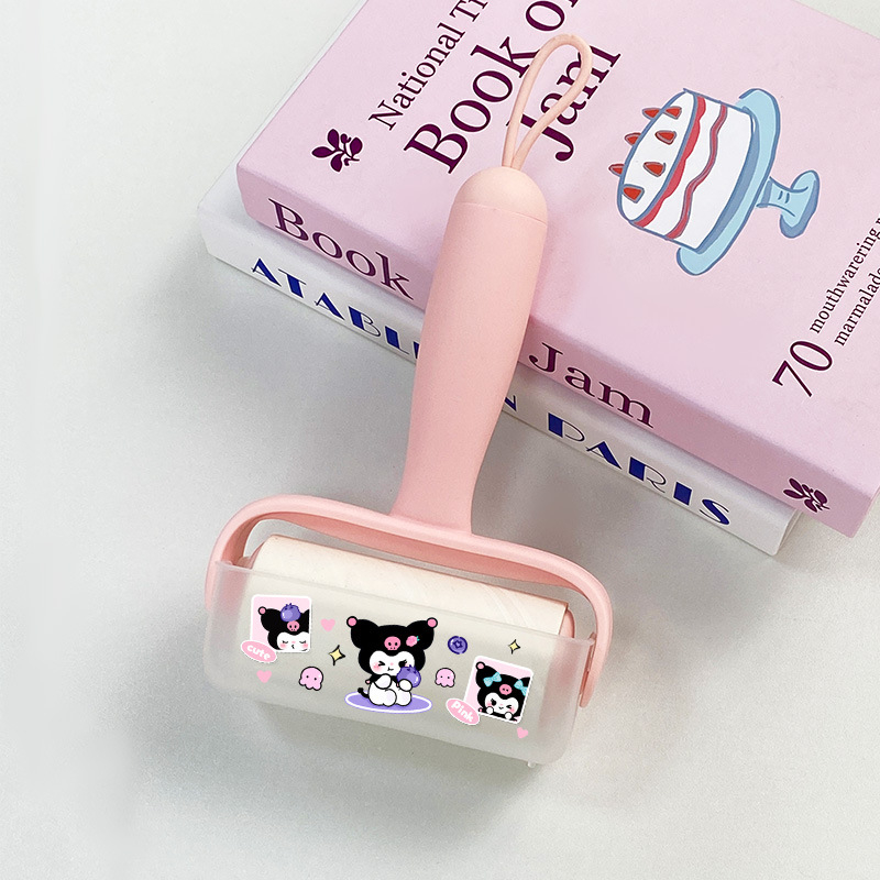 Lint roller za odjeću s zamjenjivim listićima – uklanja dlake i prašinu; materijali: PP, PET, silika gel, ljepilo topljenja; stil: crtani film; izlazak: proljeće 2025