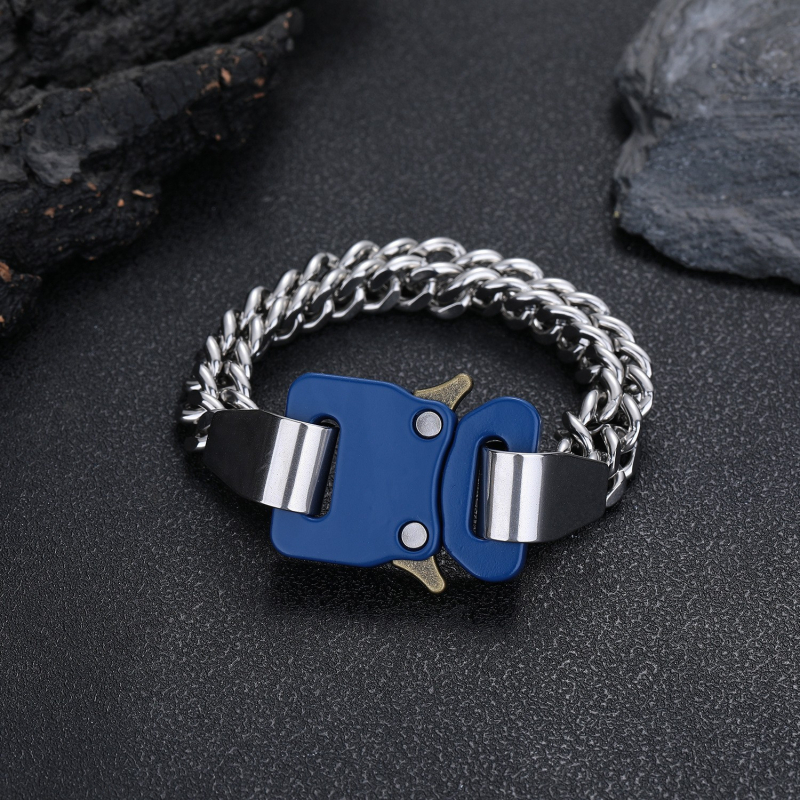 Uniszex fém karkötő zárral, kubai lánc, elektroplattálás, hip-hop stílus, geometriai dizájn (anyag: titánacél; feldolgozás: elektroplattálás; tömeg: 73,5 g)