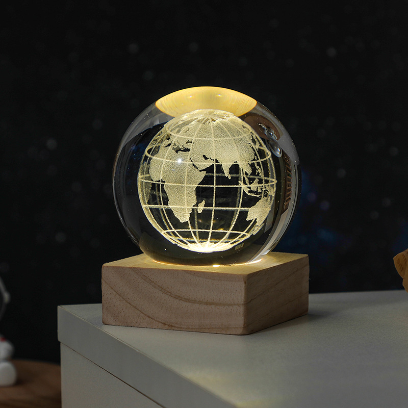3D гравирана кристална сфера, светеща нощна лампа, настолен декор, стъклен абажур, захранване от контакта