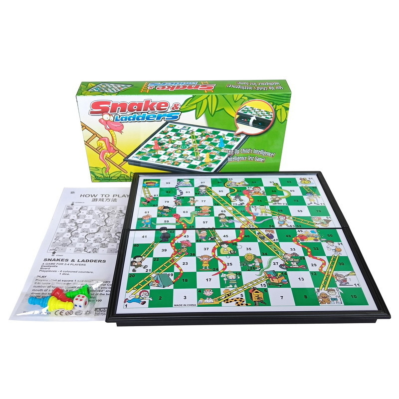 Višestruki magnetski putni šahovski set: šah, Flying Chess, Snake Chess; sklopiva magnetska ploča; materijal: plastika; marka QM; uzrast 4–14 godina