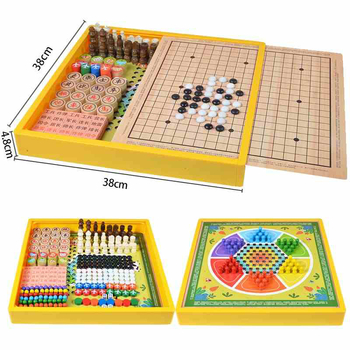 Višenamjenski drveni društveni sklop s osam igara u jednom: Gobang, Flying Chess, Xiangqi, Checkers i Jungle Animal Chess – Wooden Master; pogodno za djecu do 14 godina.