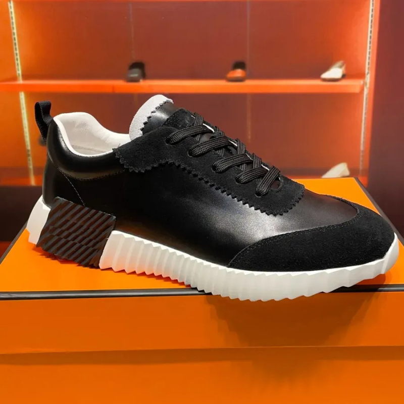 Женски спортни обувки от естествена кожа — горна част от естествена кожа, кръгъл нос, връзки, подметка от гума, стелка от естествена кожа