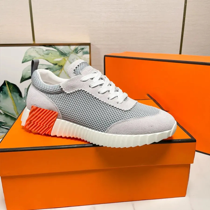 Женски спортни обувки от естествена кожа — горна част от естествена кожа, кръгъл нос, връзки, подметка от гума, стелка от естествена кожа