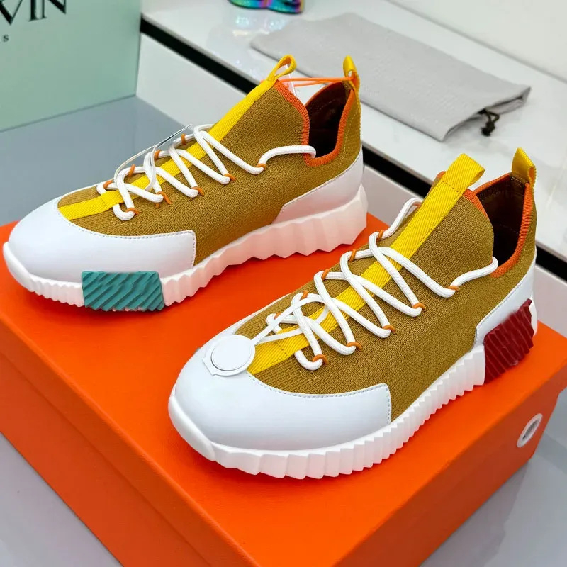 Женски спортни обувки от естествена кожа — горна част от естествена кожа, кръгъл нос, връзки, подметка от гума, стелка от естествена кожа