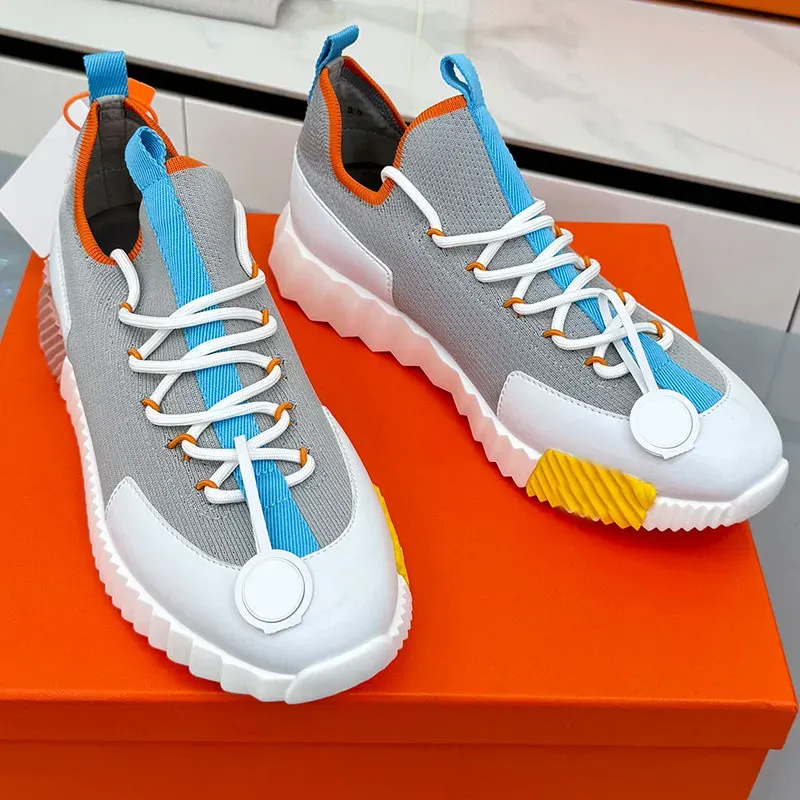 Женски спортни обувки от естествена кожа — горна част от естествена кожа, кръгъл нос, връзки, подметка от гума, стелка от естествена кожа