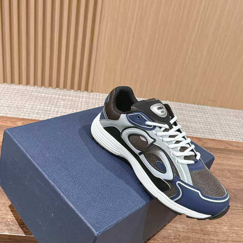 Unisex casual sneakers με χαμηλό ύψος, δύο στρώσεις δέρματος στο πάνω μέρος, πλέγμα στην επένδυση, καουτσούκ σόλα, κορδόνια
