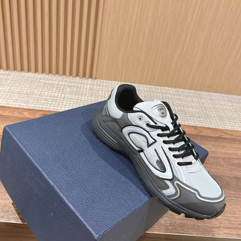 Unisex casual sneakers με χαμηλό ύψος, δύο στρώσεις δέρματος στο πάνω μέρος, πλέγμα στην επένδυση, καουτσούκ σόλα, κορδόνια