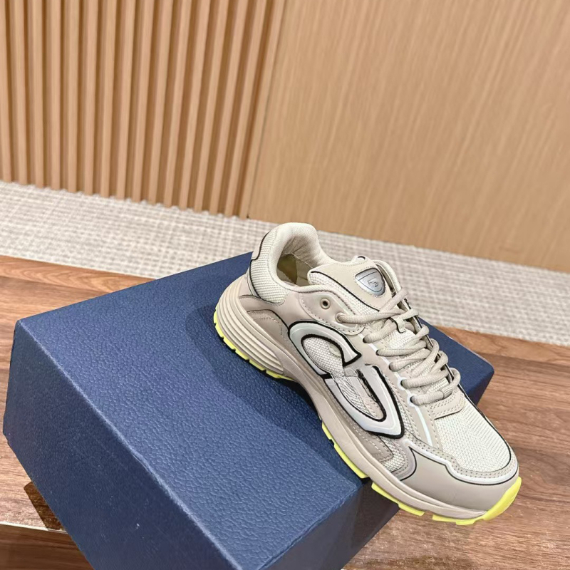 Unisex casual sneakers με χαμηλό ύψος, δύο στρώσεις δέρματος στο πάνω μέρος, πλέγμα στην επένδυση, καουτσούκ σόλα, κορδόνια