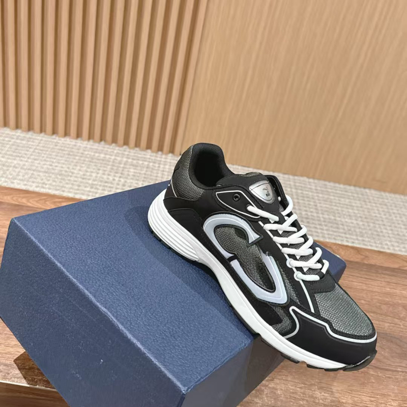 Unisex casual sneakers με χαμηλό ύψος, δύο στρώσεις δέρματος στο πάνω μέρος, πλέγμα στην επένδυση, καουτσούκ σόλα, κορδόνια
