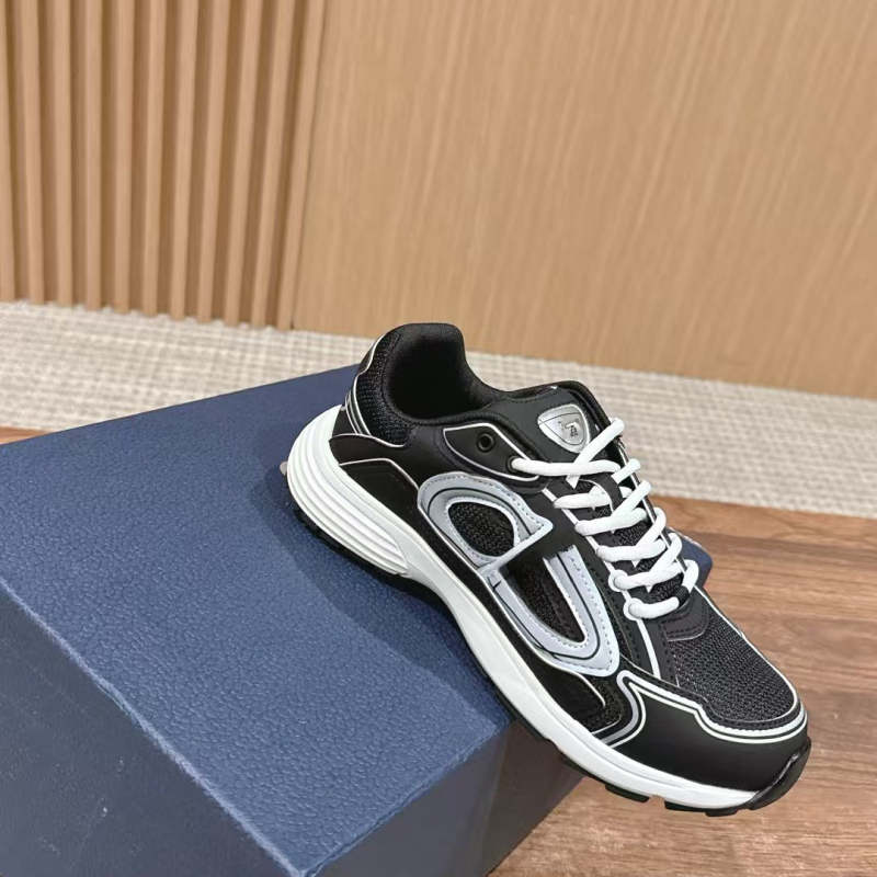 Unisex casual sneakers με χαμηλό ύψος, δύο στρώσεις δέρματος στο πάνω μέρος, πλέγμα στην επένδυση, καουτσούκ σόλα, κορδόνια