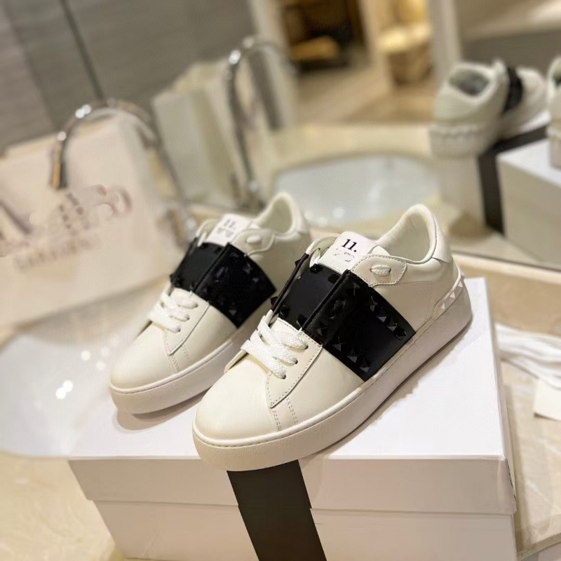 Unisex δερμάτινα αθλητικά παπούτσια με μεταλλικά στοιχεία (στρογυλή μύτη, επάνω μέρος από δέρμα αγελάδας, γούνινη επένδυση από πρόβατο, σόλα από καουτσούκ, χαμηλή φτέρνα 1–3 cm)