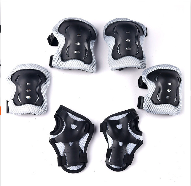 Set de protecție pentru role pentru copii - protecție pentru palme, încheieturi, cap și genunchi; Material: spandex; Pentru patinaj cu role; Cutie: 40