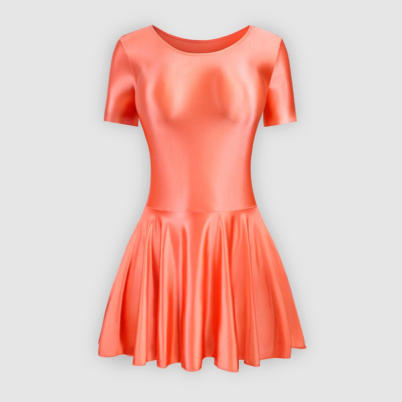 Едночастова балетна рокля с къс ръкав; нейлонова смес 76%; подплата от спандекс; едноцветен модел