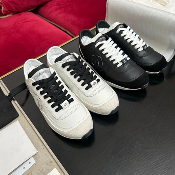 Дамски кожени ежедневни маратонки с горна част от телешка кожа, закръглен нос, нисък ток 1-3 cm, подплата от агнешка кожа, гумена подметка