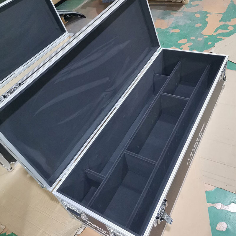 Repülőgépes szerszámtároló alumínium ötvözetes kerettel, belső EVA/Pearl Cotton bevonattal, teherbírás 5 kg