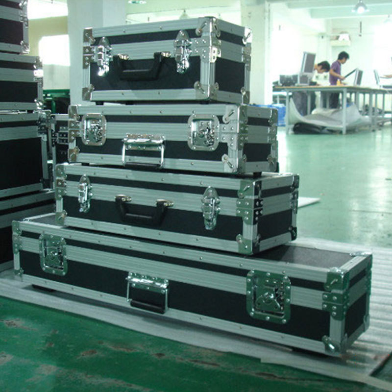 Prijenosna kutija za alate s aluminijskim kućištem, ABS dijelovima i unutarnjom oblogom otporna na udarce; prilagodljivi kapacitet